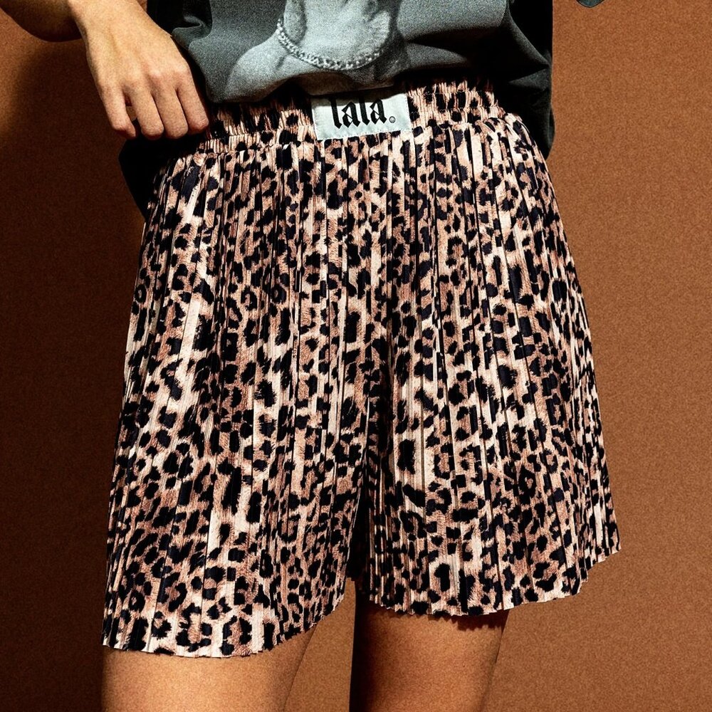 NWT Dressed in LALA Total Knock Out Pleated Boxer Shorts in Size S